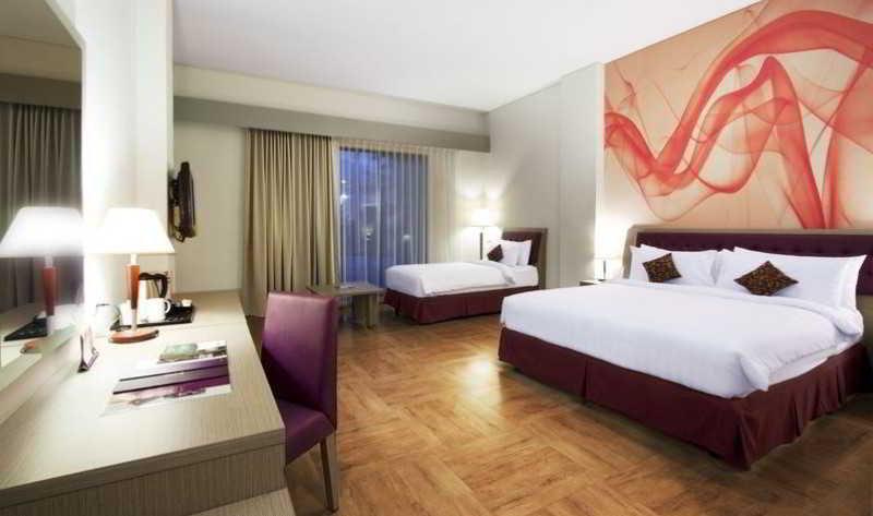 Kuta Central Park Hotel Екстериор снимка