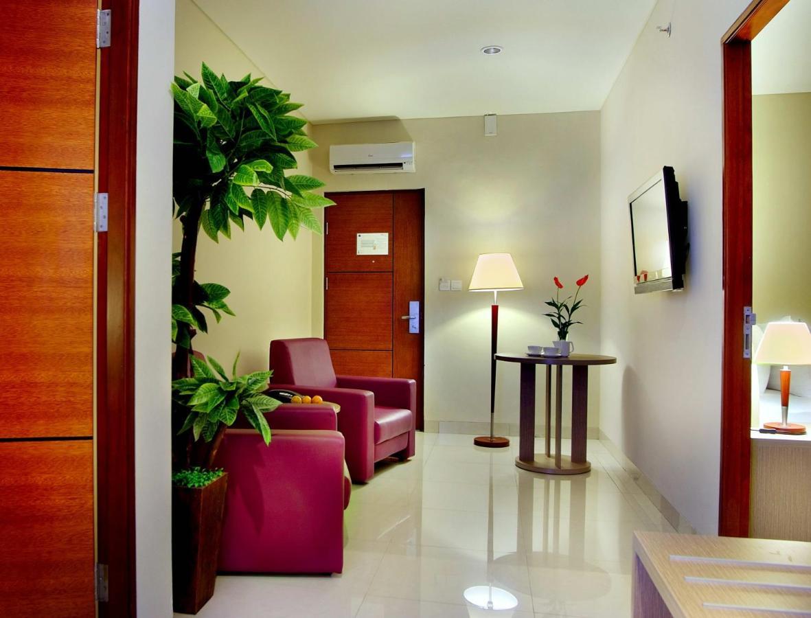 Kuta Central Park Hotel Екстериор снимка