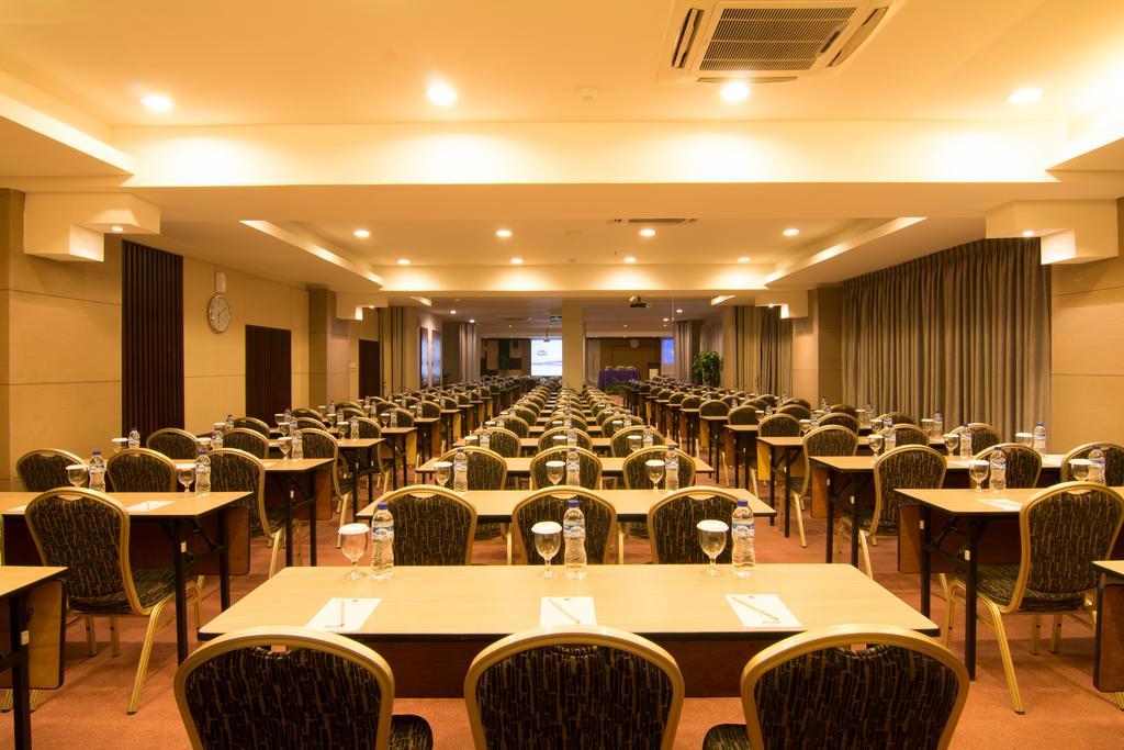 Kuta Central Park Hotel Екстериор снимка