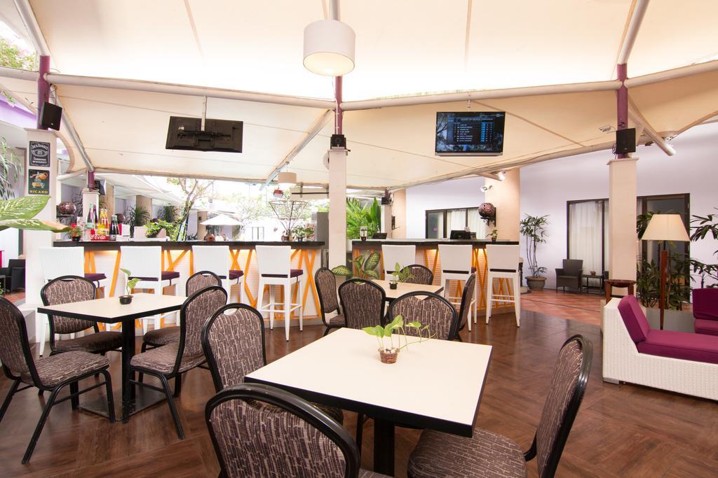 Kuta Central Park Hotel Екстериор снимка