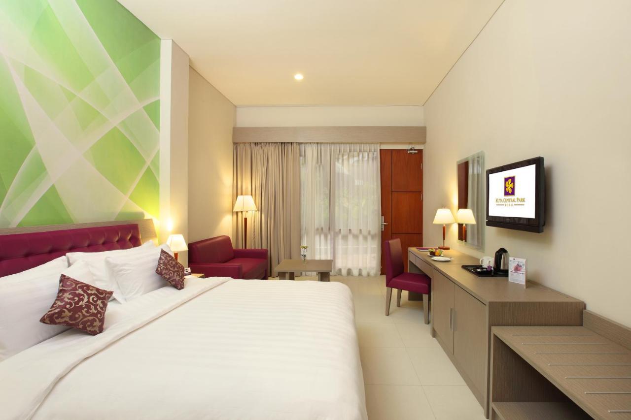 Kuta Central Park Hotel Екстериор снимка